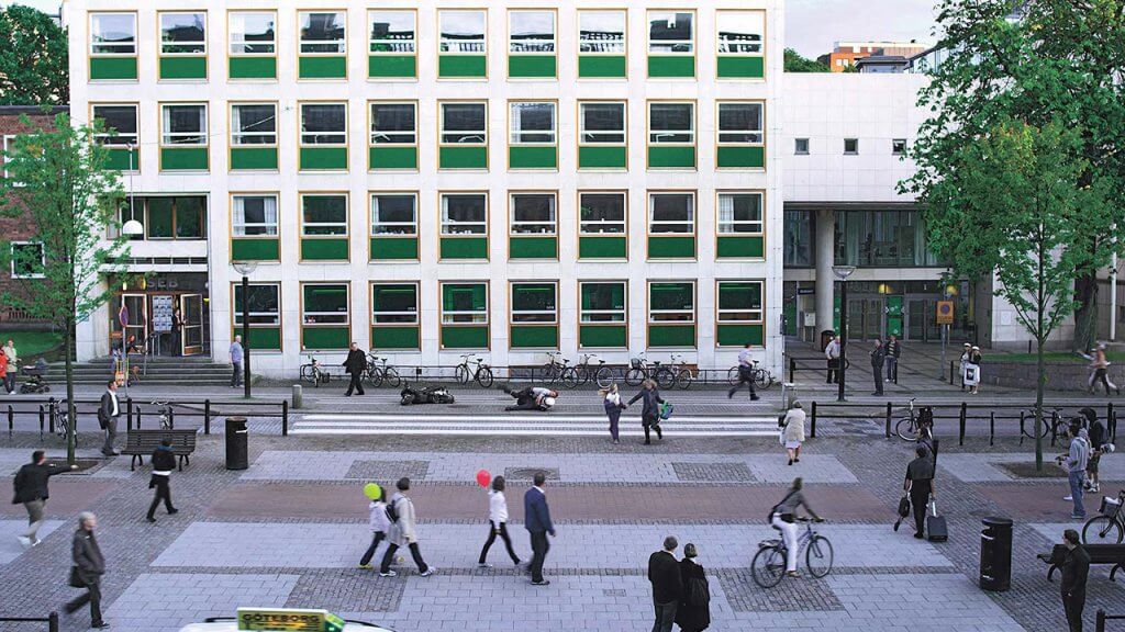 Incident_by_a_bank_Östlund